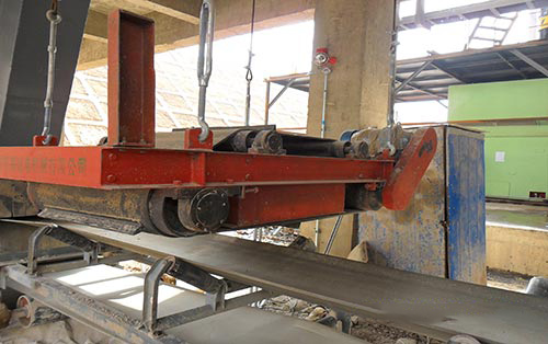 悬挂式电磁除铁器