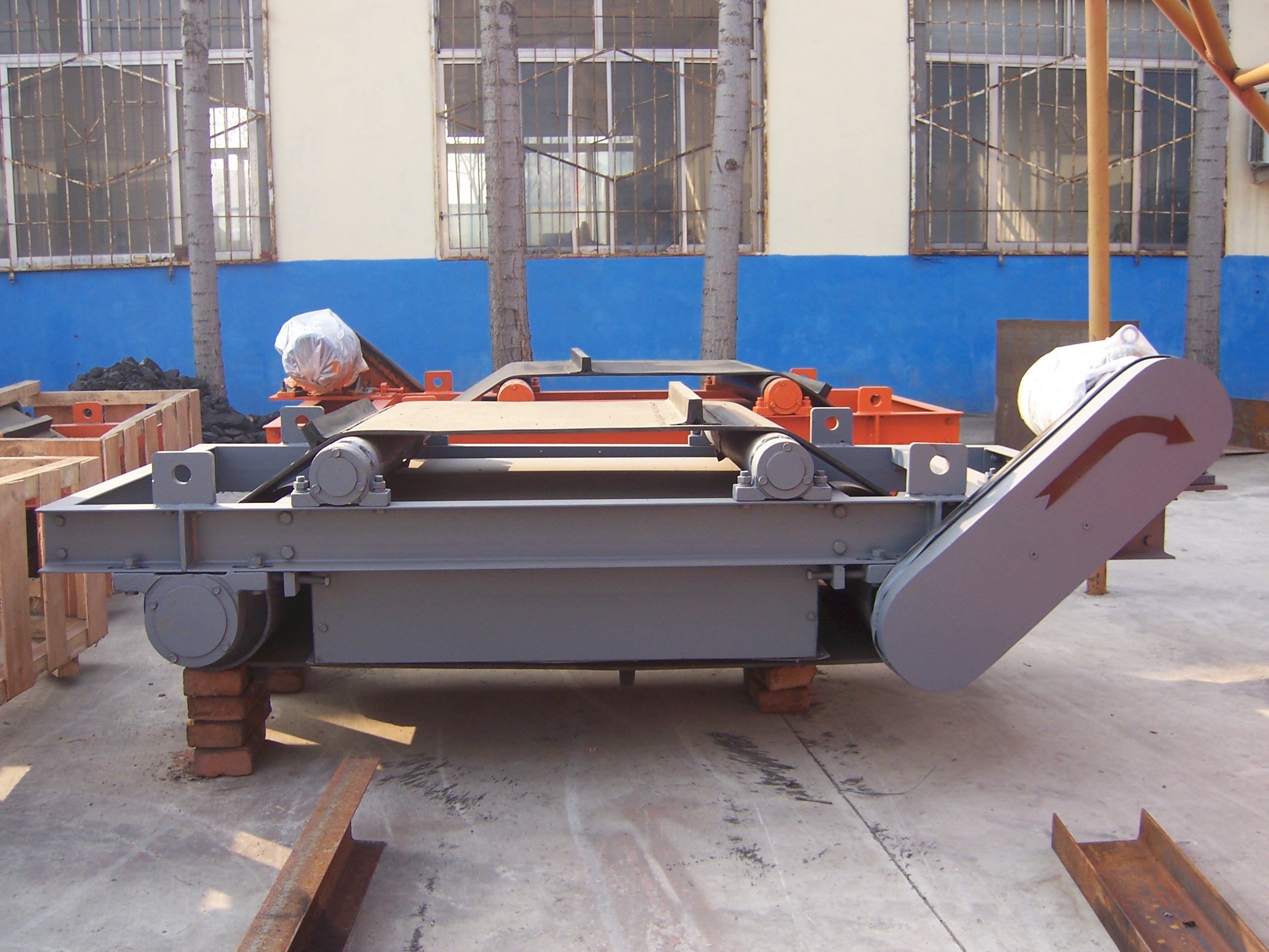 带式永磁除铁器