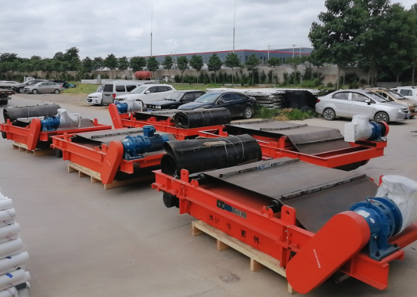 带式永磁除铁器